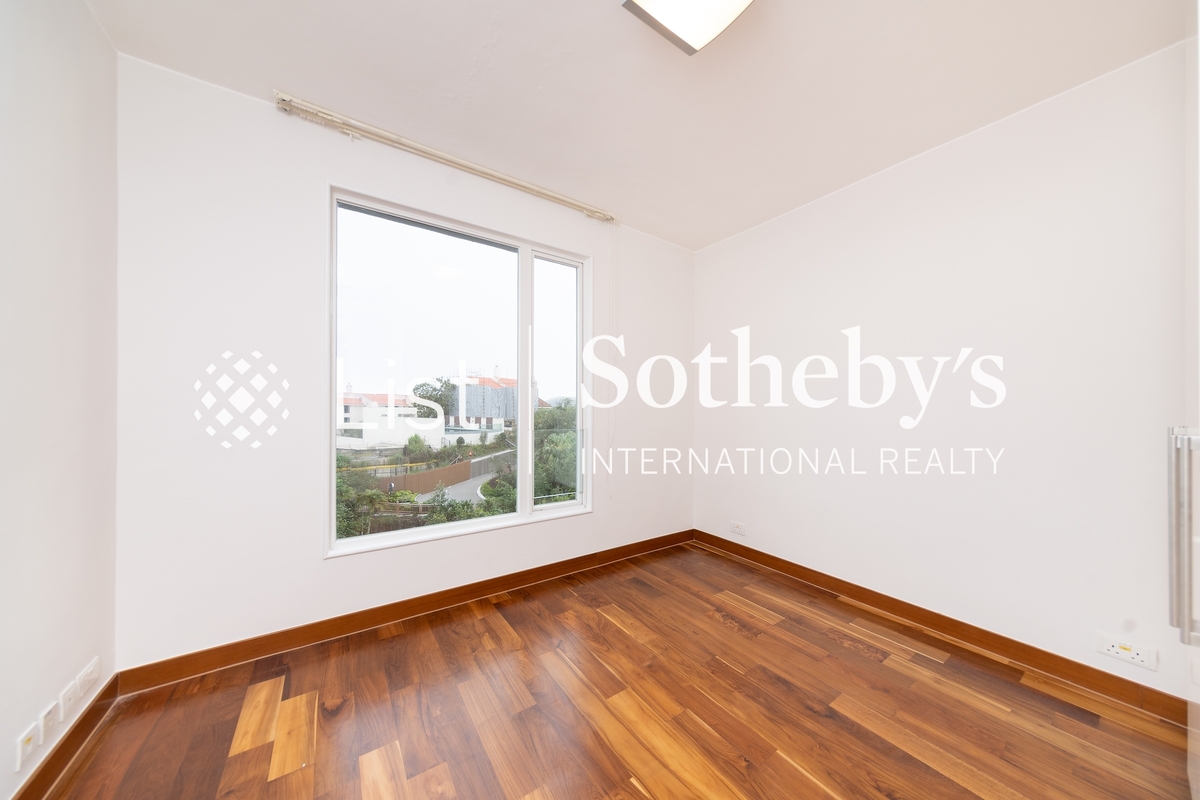 Highlands 高雲山莊 | Third Bedroom