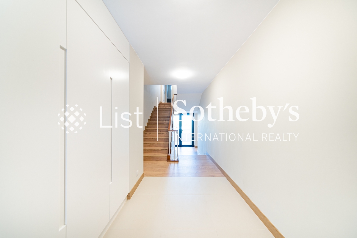 Mayfield Mayfield | Foyer