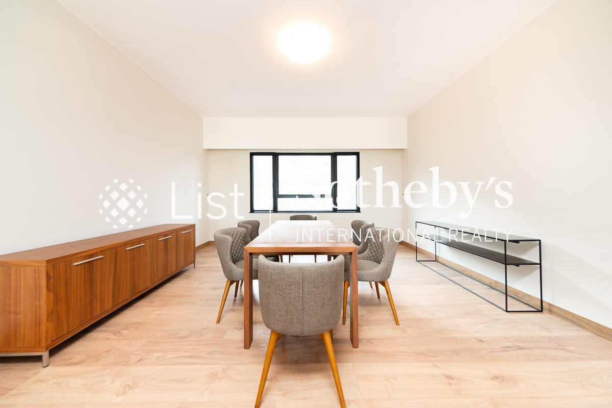 Mayfield Mayfield | Dining Area