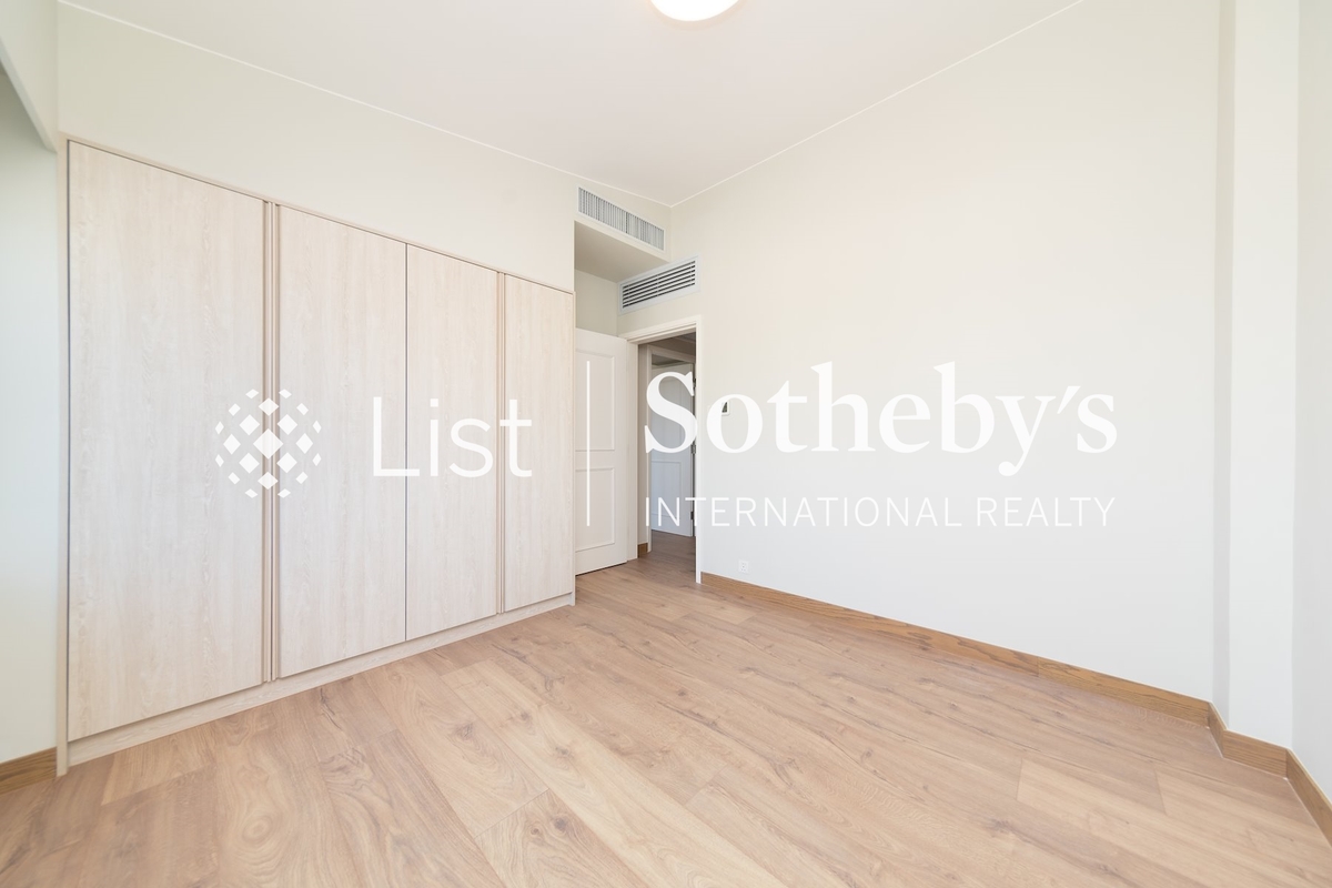 Mayfield Mayfield | Third Bedroom