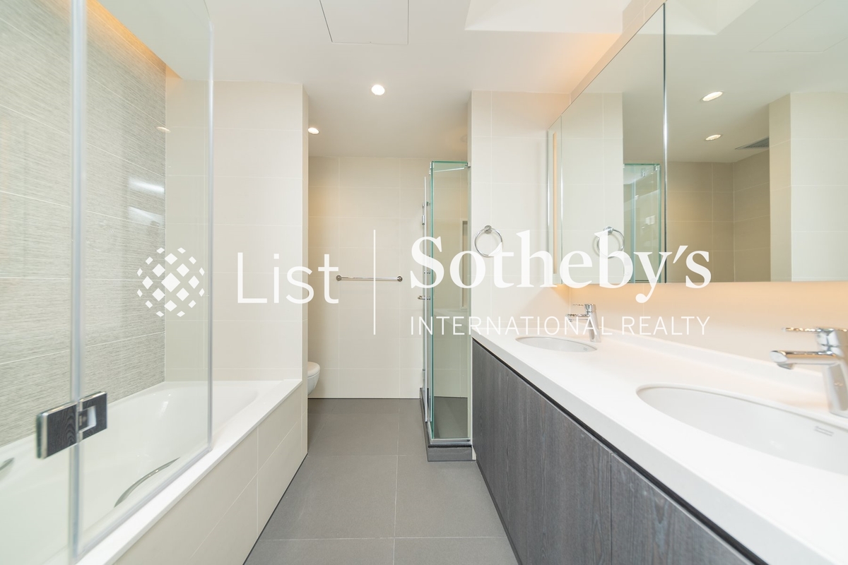 Mayfield Mayfield | Master Bathroom