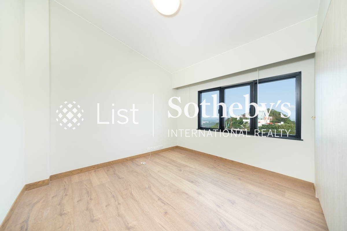 Mayfield Mayfield | Third Bedroom