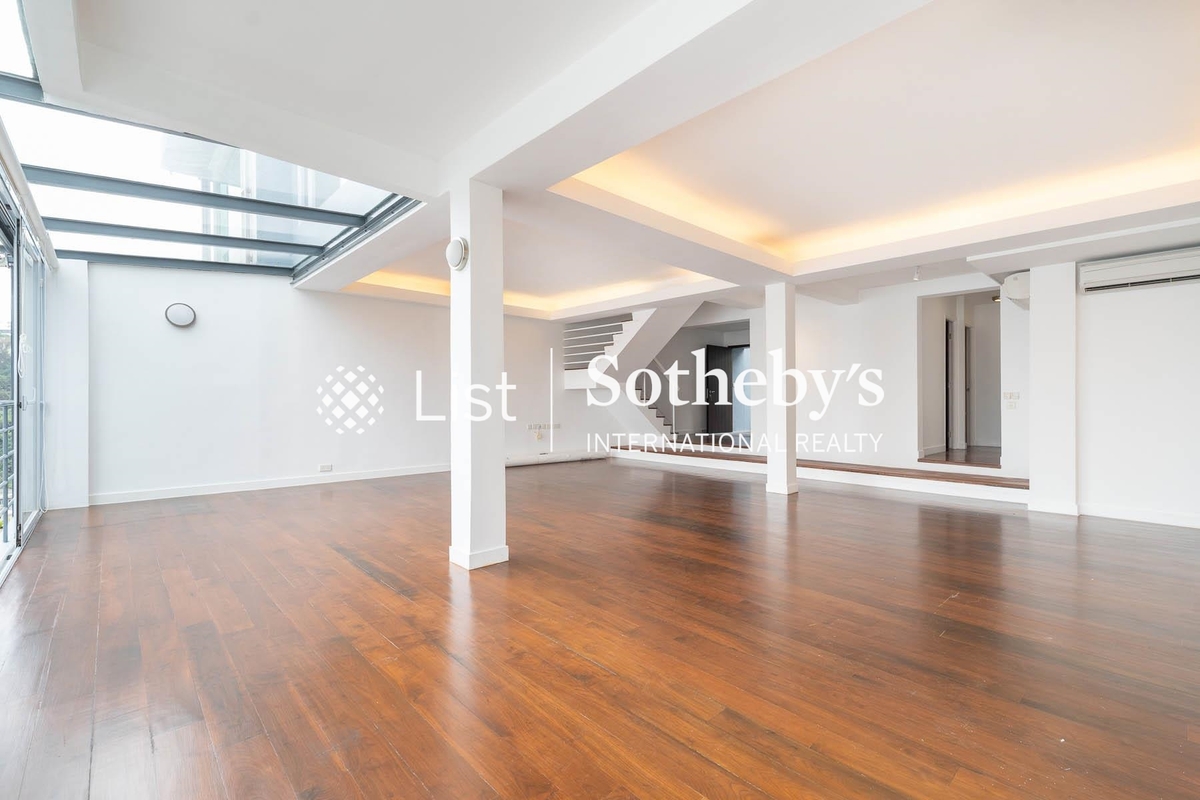 Silverstrand Garden 銀線灣別墅 | Living and Dining Room