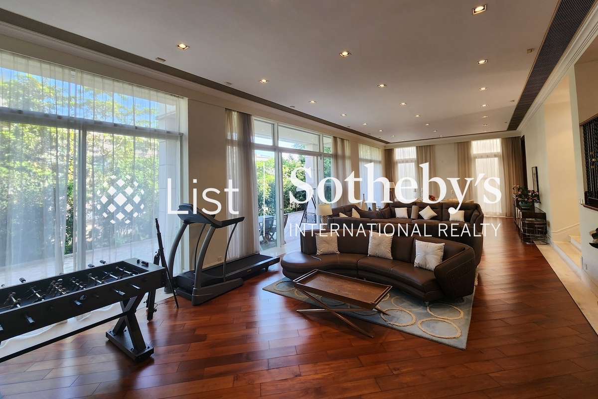 Botanica Bay Botanica Bay | Living and Dining Room