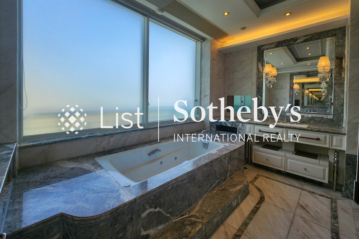 Botanica Bay Botanica Bay | Master Bathroom