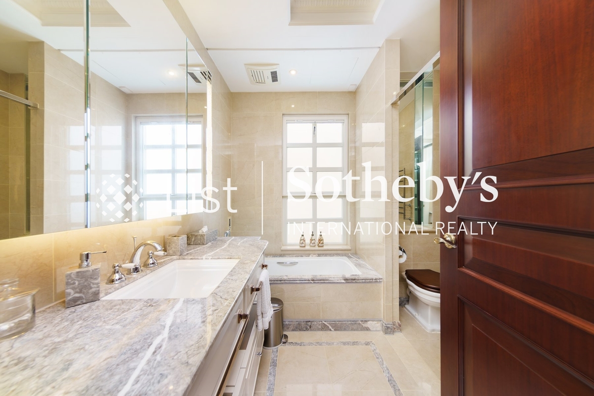 Botanica Bay Botanica Bay | Third En-suite Bathroom