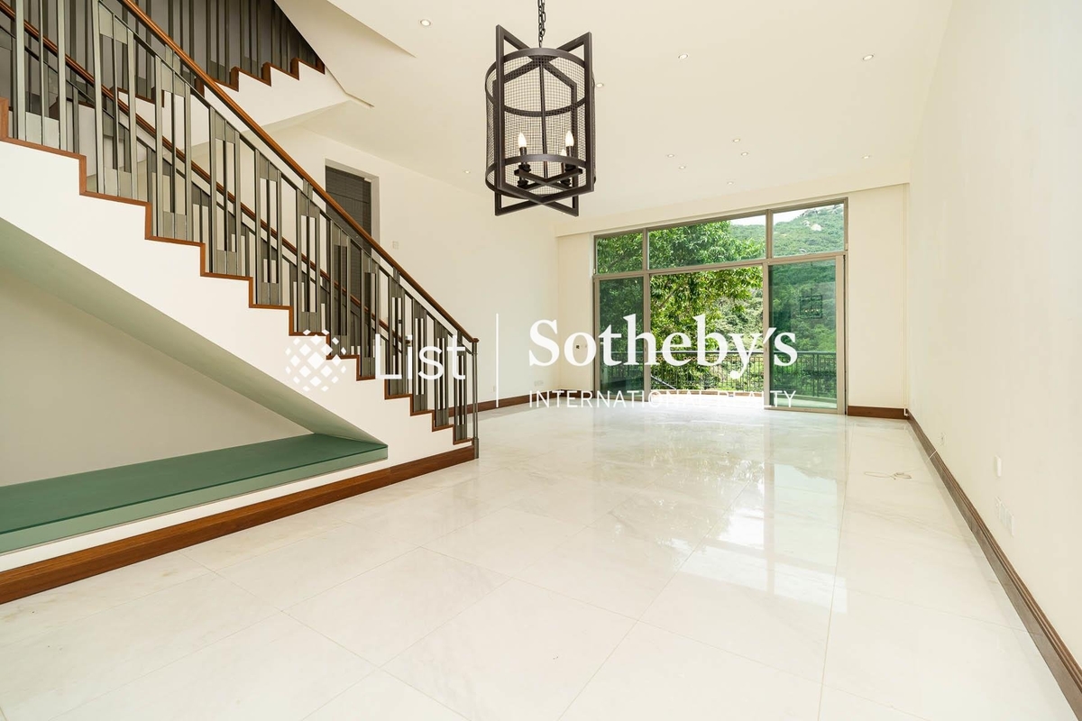 Royal Bay 御濤灣 | Living and Dining Room