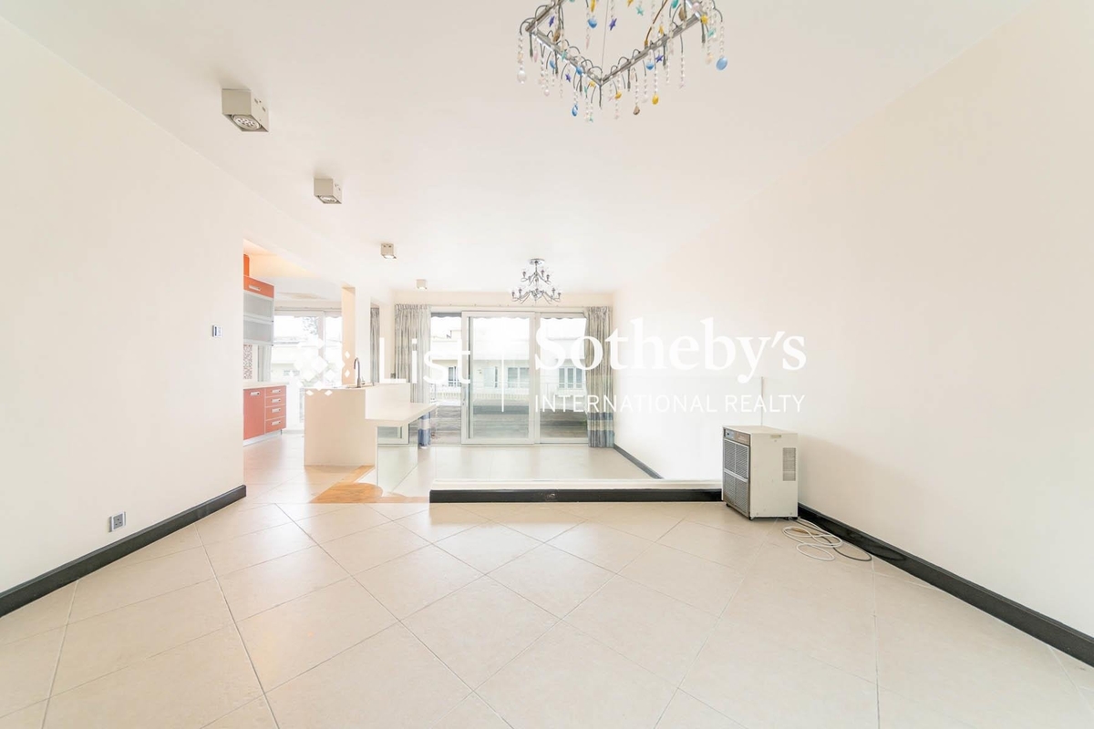 Pik Sha Garden 碧沙花園 | Living and Dining Rooms