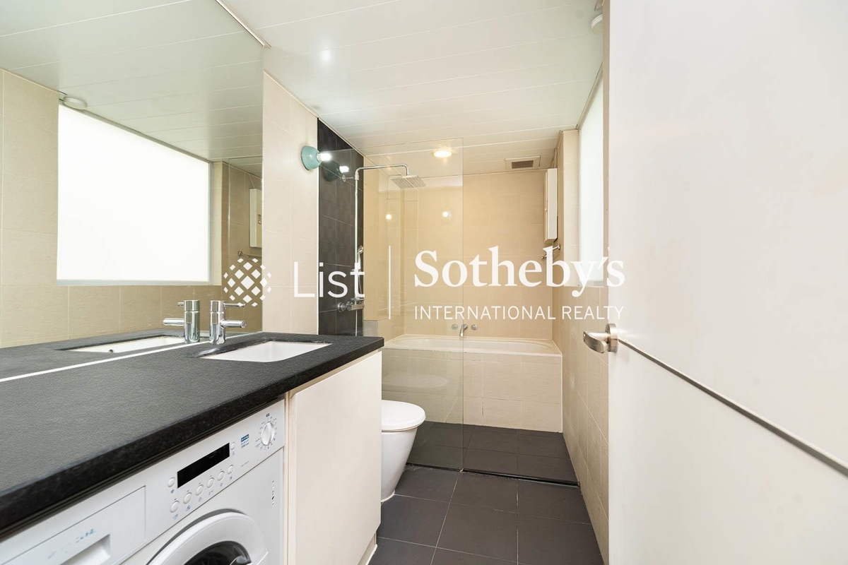 No. 76 Morrison Hill Road 摩利臣山道76號 | Guest Bathroom