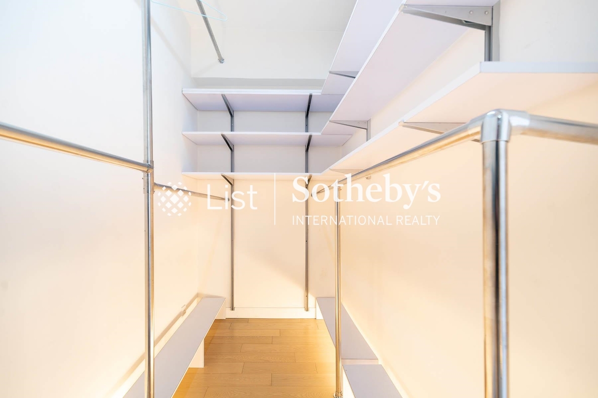 No. 76 Morrison Hill Road 摩利臣山道76號 | Walk-in Closet in Master Bedroom