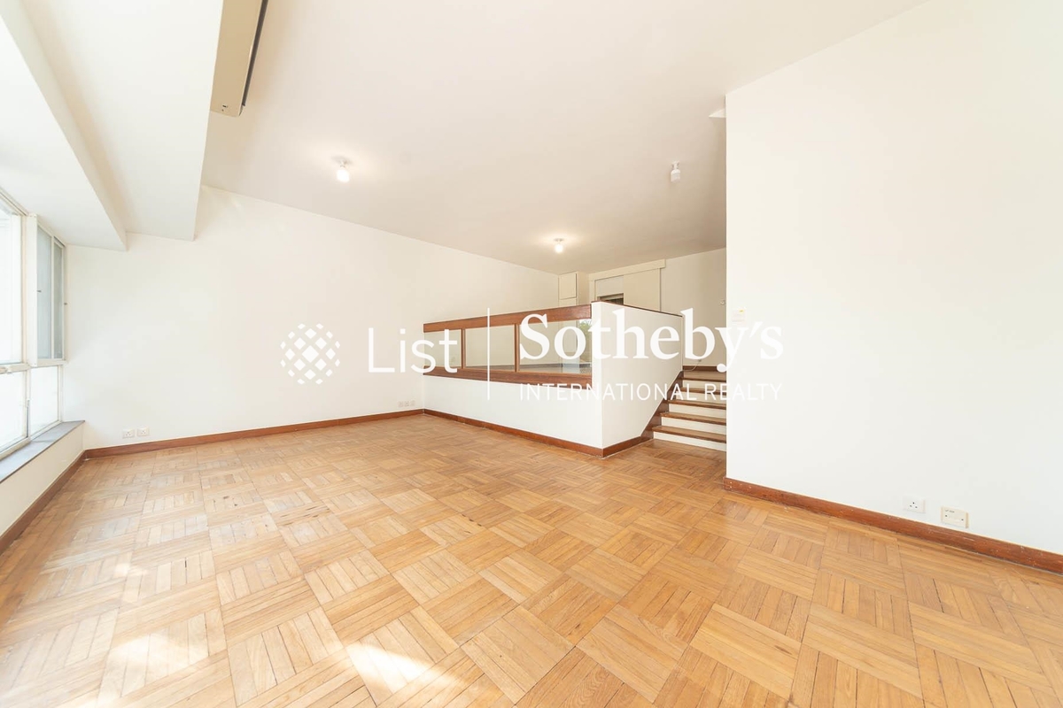 Mount Davis Village 摩星嶺村 | Living Room