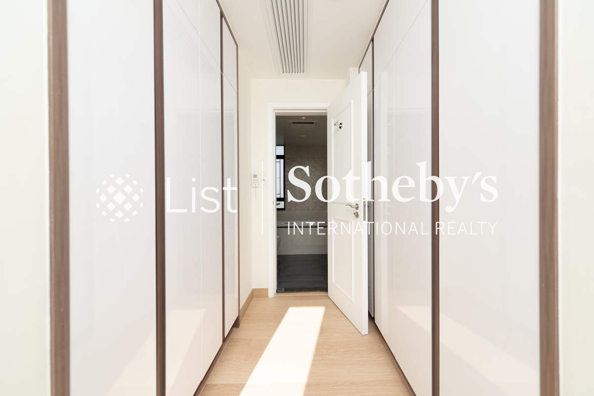 Galesend 百祿徑6號 | Dressing Area in Master Bedroom 