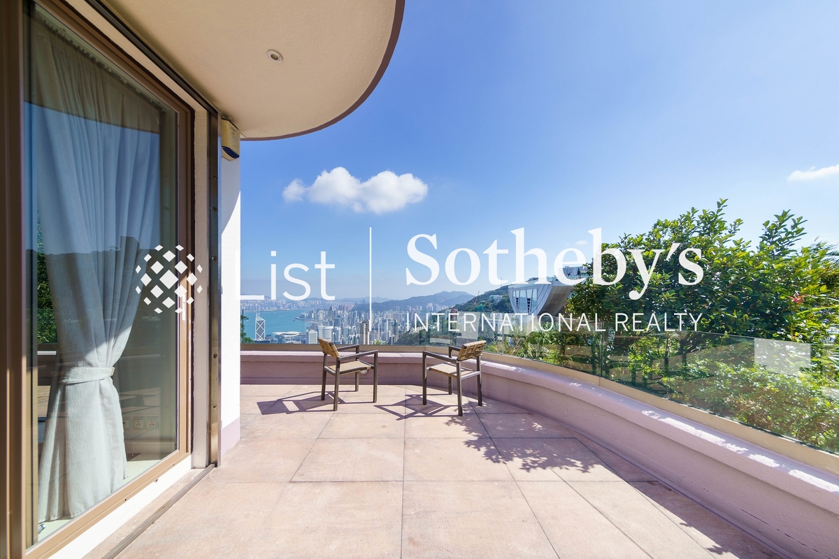 Chu Wan 岫云 | Private Terrace off Living and Dining Room