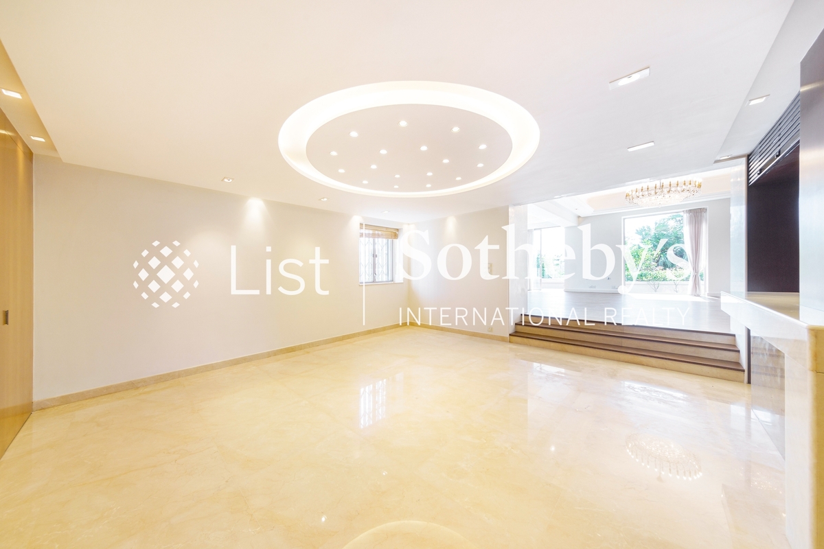 Chu Wan 岫云 | Living and Dining Room