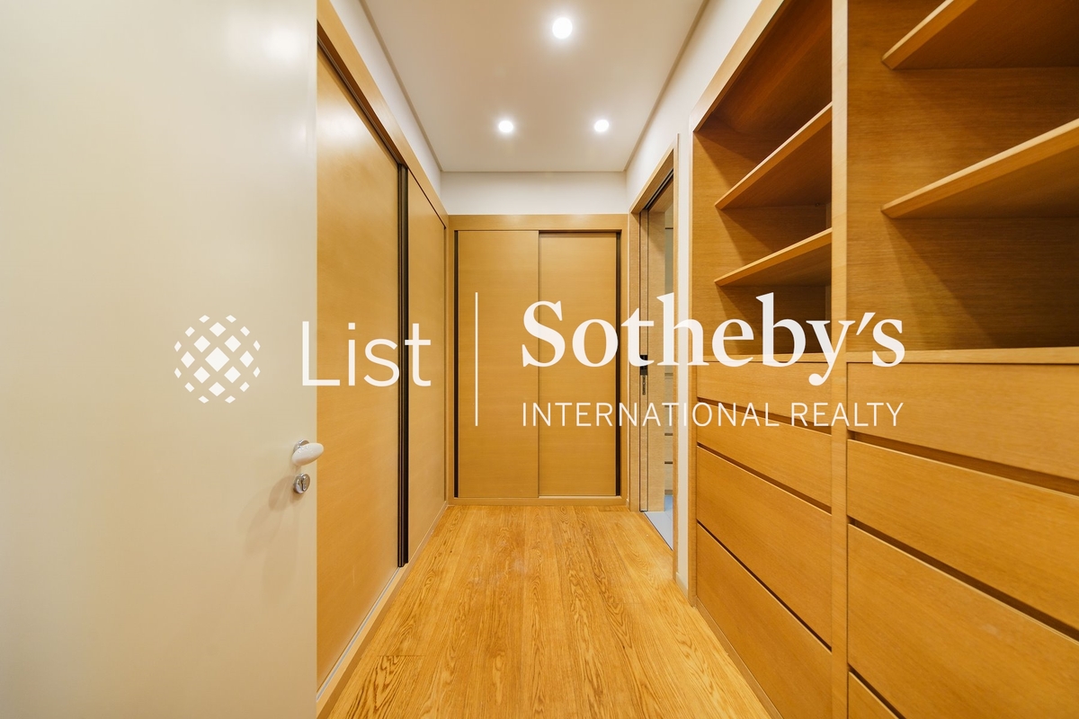 Yue Hing Court 余庆园 | Walk-in Closet in 2nd Bedroom 