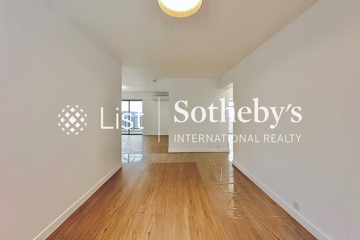 Repulse Bay Apartments 浅水湾花园大厦 | Living and Dining Room