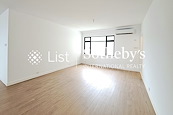 Repulse Bay Apartments 淺水灣花園大廈 | Living and Dining Room