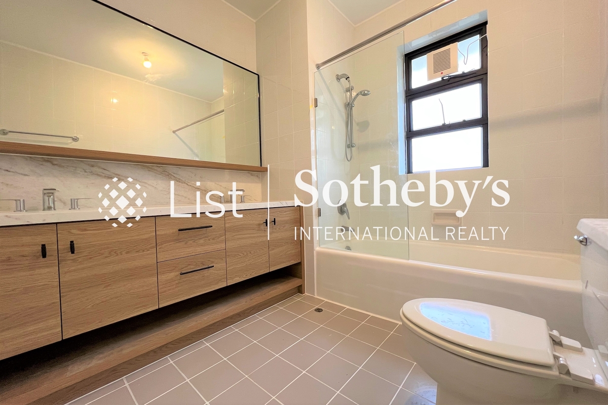 Repulse Bay Apartments 浅水湾花园大厦 | Master Bathroom