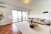 Repulse Bay Apartments 淺水灣花園大廈 | Living and Dining Room