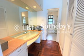 Repulse Bay Apartments 淺水灣花園大廈 | Walk-in Closet in Master Bedroom 