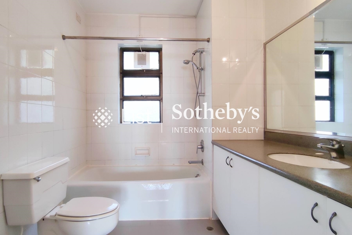 Repulse Bay Apartments 淺水灣花園大廈 | Second En-suite Bathroom