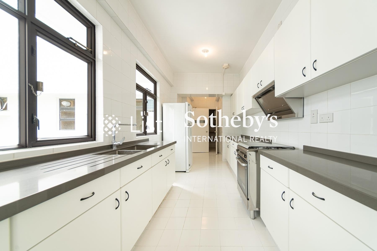 Repulse Bay Apartments 淺水灣花園大廈 | Kitchen