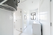 Repulse Bay Apartments 浅水湾花园大厦 | Laundry Room