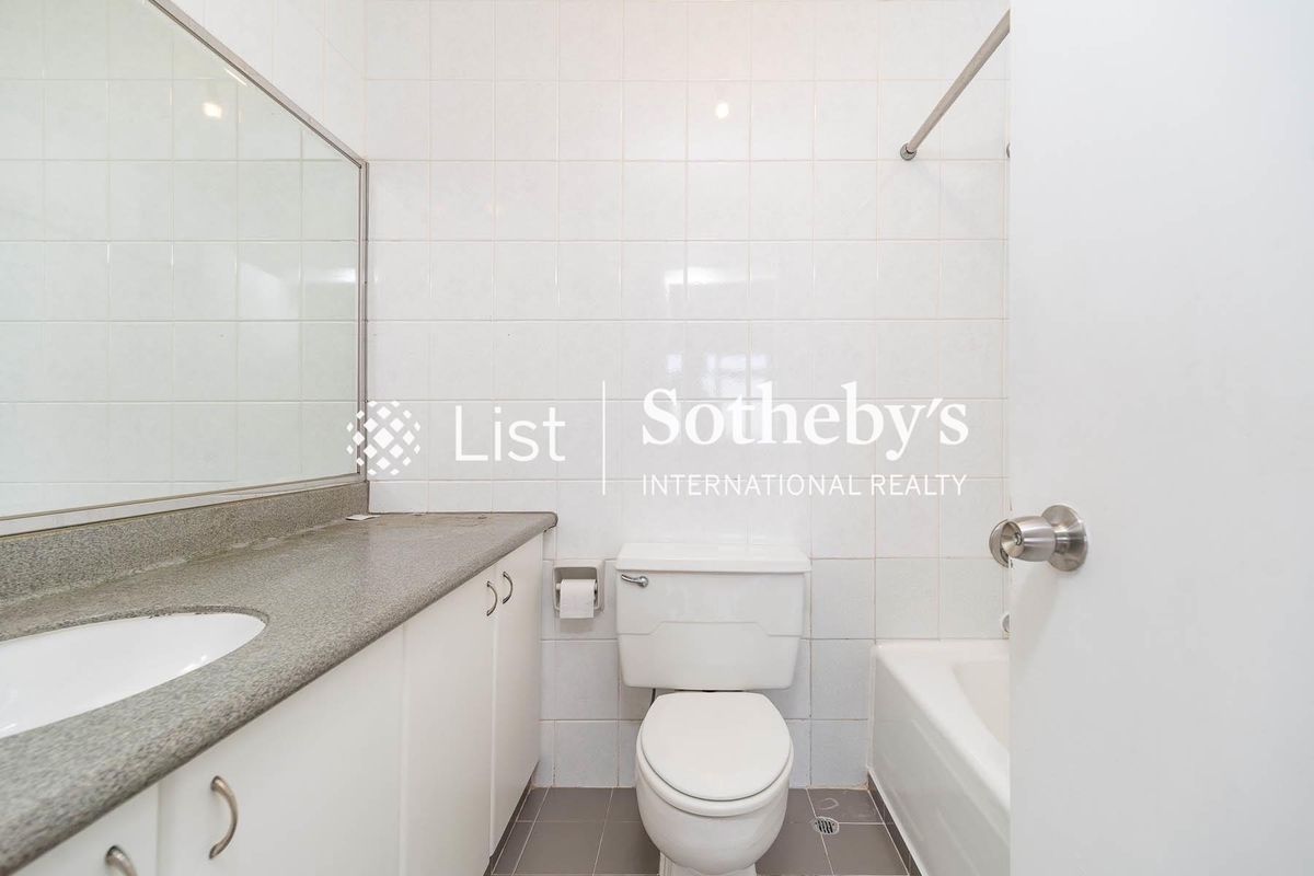 Repulse Bay Apartments 淺水灣花園大廈 | Master Bathroom