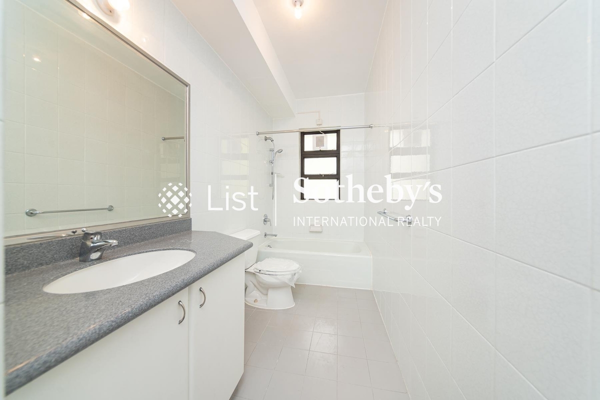 Repulse Bay Apartments 淺水灣花園大廈 | Guest Bathroom