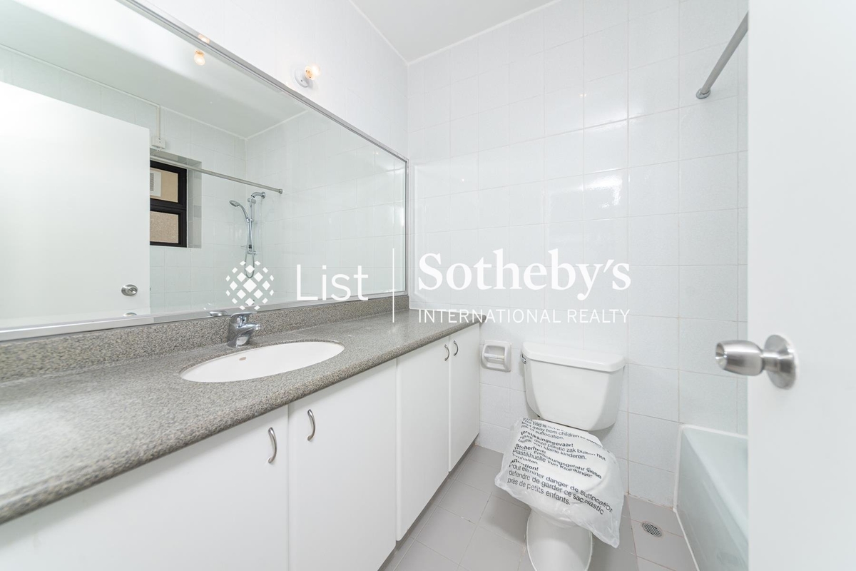 Repulse Bay Apartments 淺水灣花園大廈 | Master Bathroom