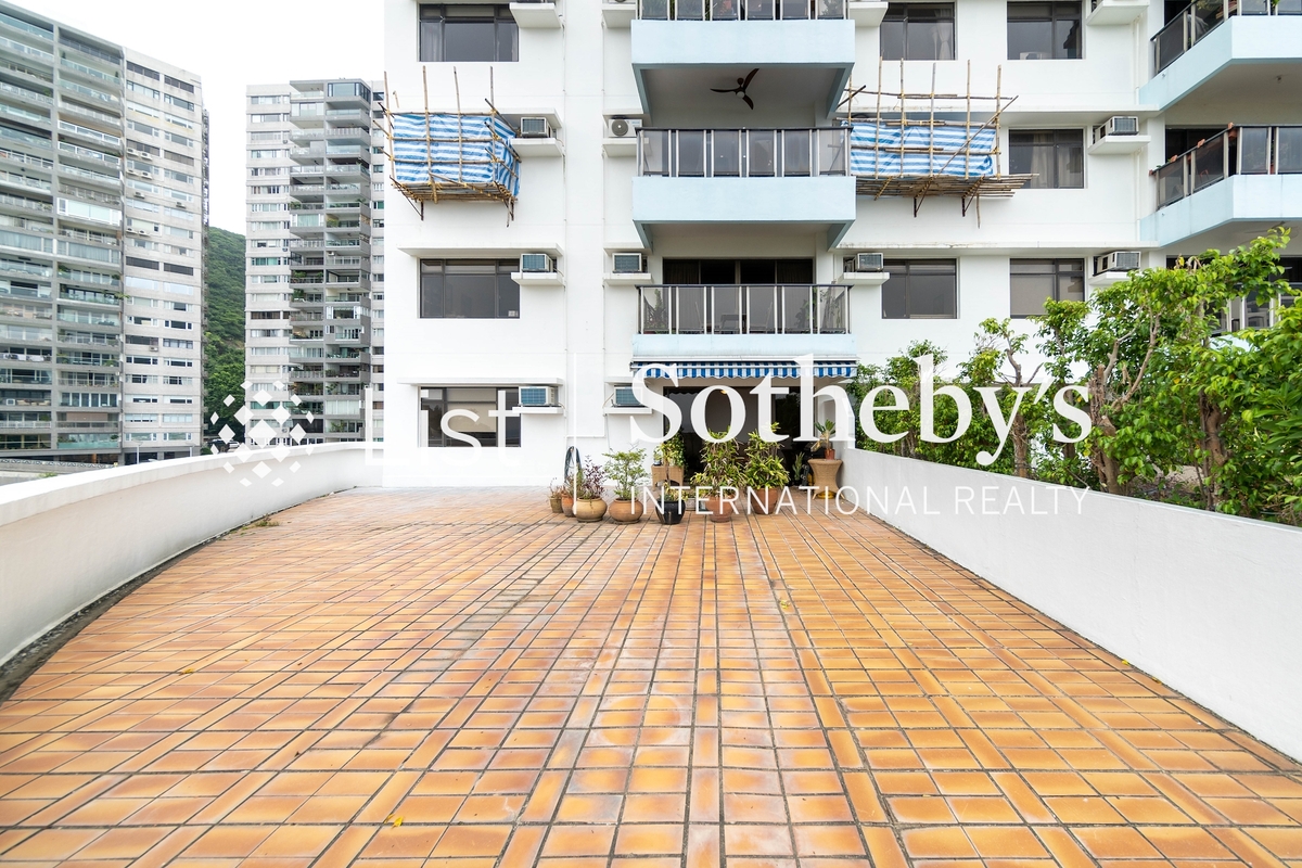Repulse Bay Apartments 淺水灣花園大廈 | Private Terrace off Living and Dining Room