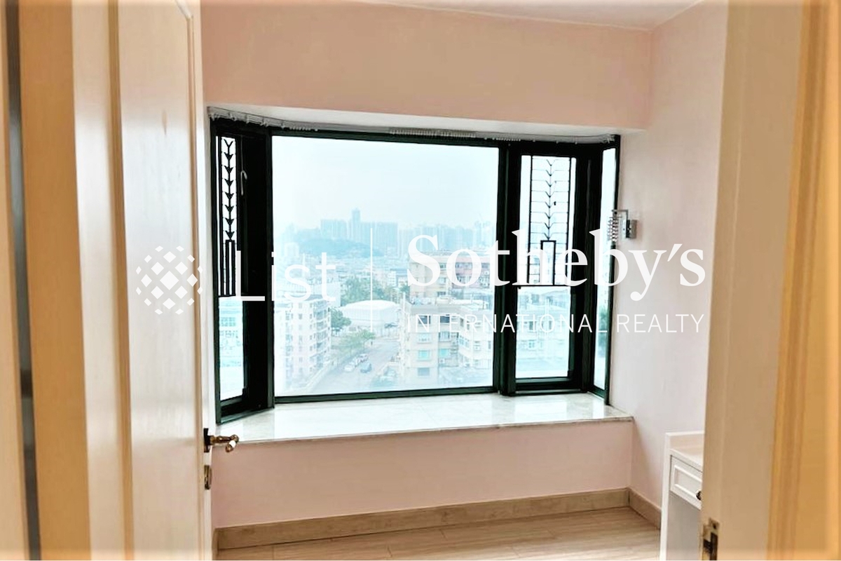 Peninsula Heights 星輝豪庭 | Second Bedroom