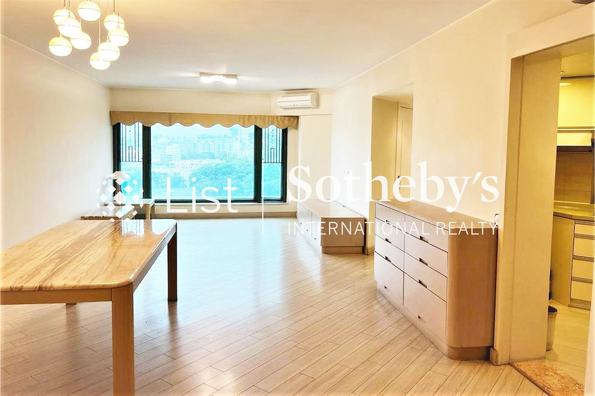 Peninsula Heights 星辉豪庭 | Living and Dining Room