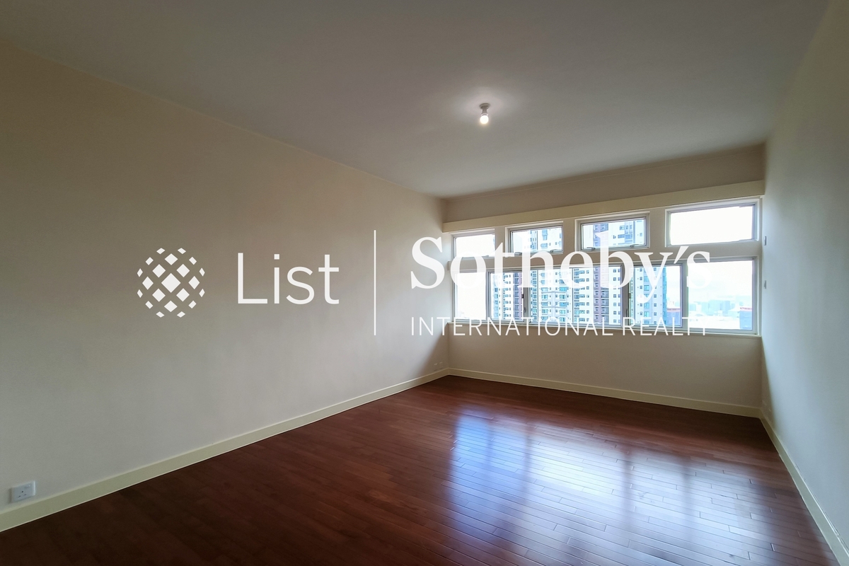 Fairmont Gardens 翠錦園 | Master Bedroom