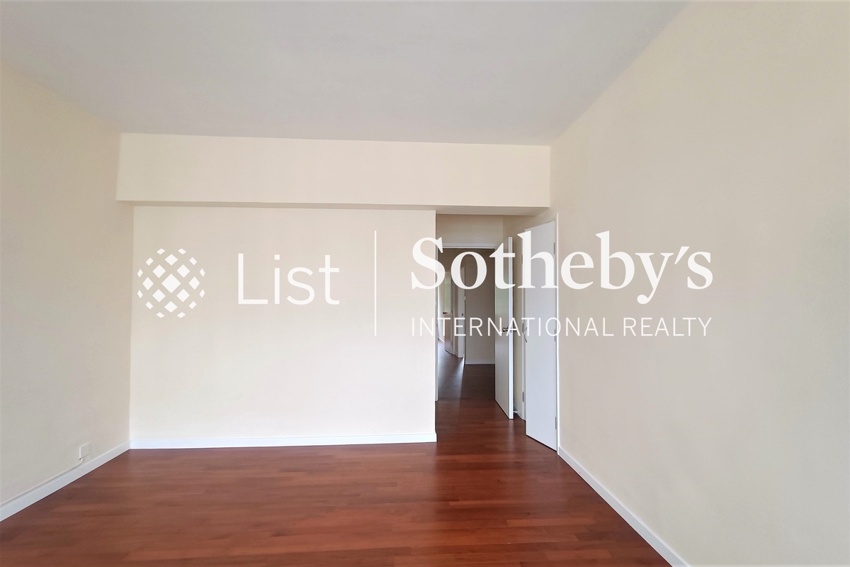 Fairmont Gardens 翠錦園 | Master Bedroom