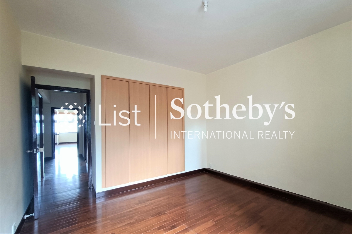 Fairmont Gardens 翠锦园 | Built-in Wardrobe in Second Bedroom 