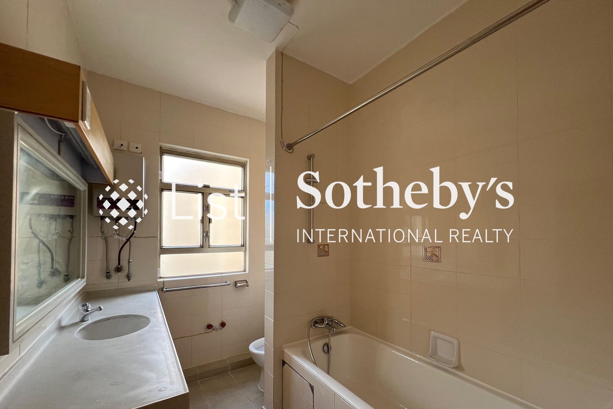 111 Mount Butler Road 畢拉山道111號 | Master Bathroom