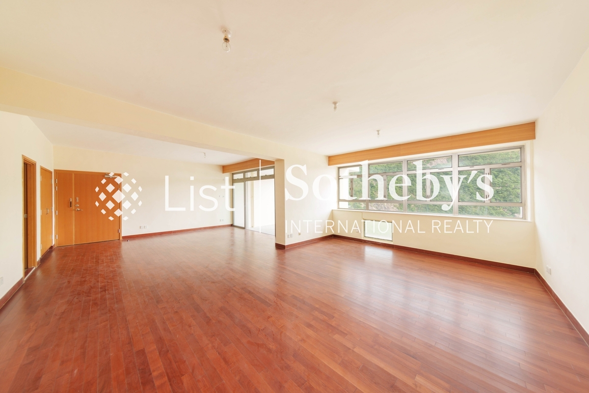 111 Mount Butler Road 畢拉山道111號 | Living and Dining Room