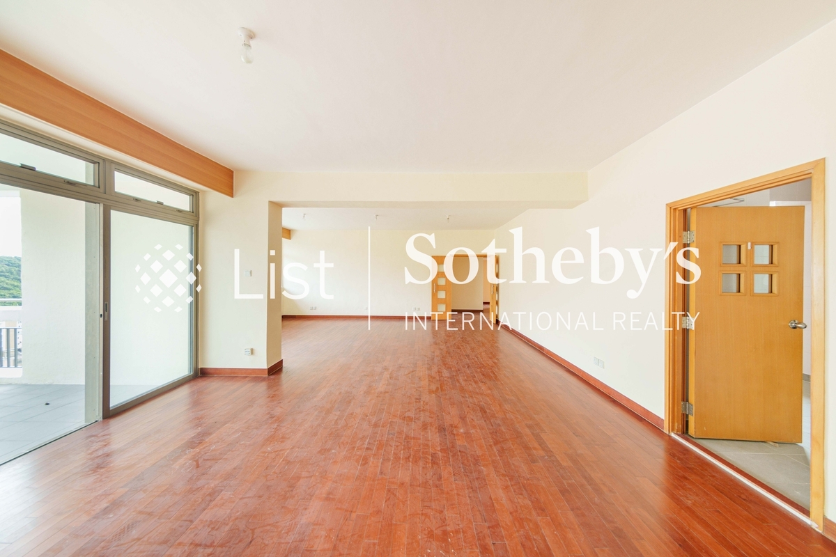 111 Mount Butler Road 畢拉山道111號 | Living and Dining Room