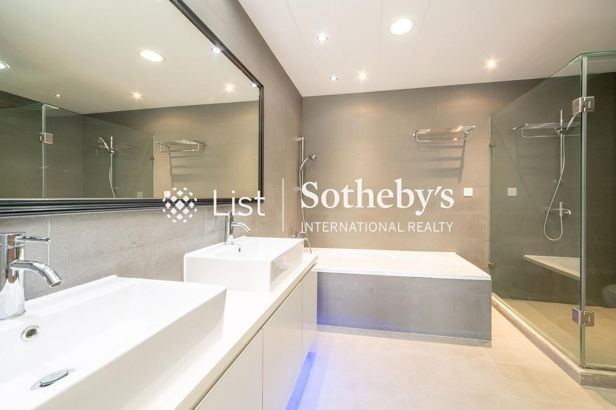 Marina Cove 匡湖居 | Master Bathroom