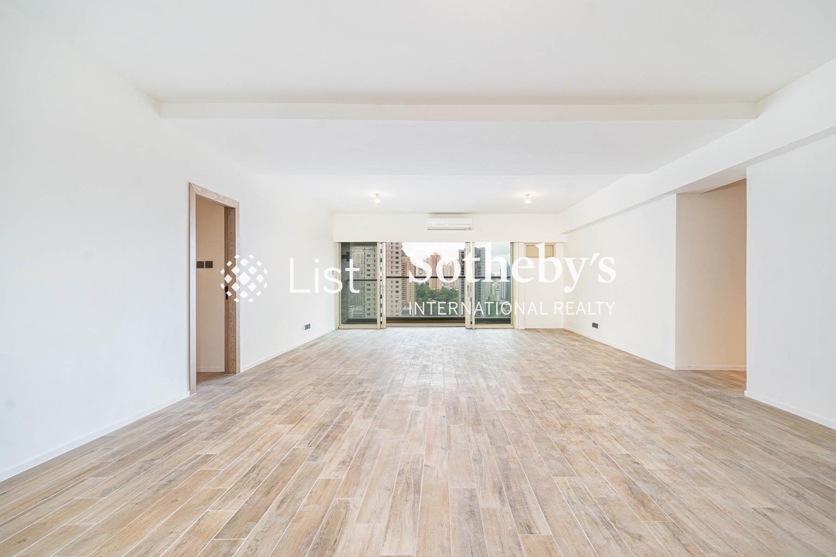 St. Joan Court 勝宗大廈 | Living and Dining Room