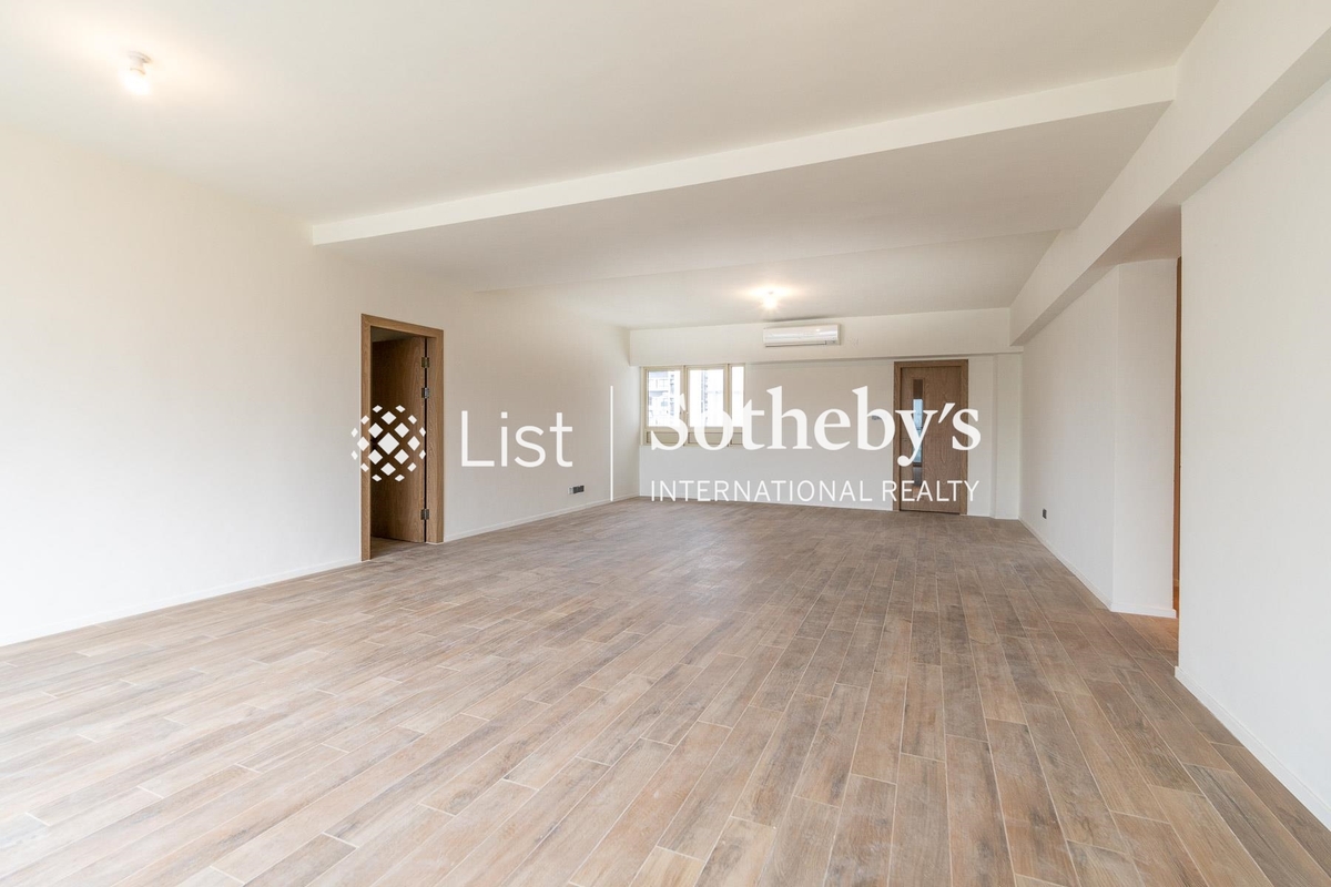 St. Joan Court 勝宗大廈 | Living and Dining Room