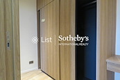 St. Joan Court 胜宗大厦 | Walk-in Closet in Master Bedroom