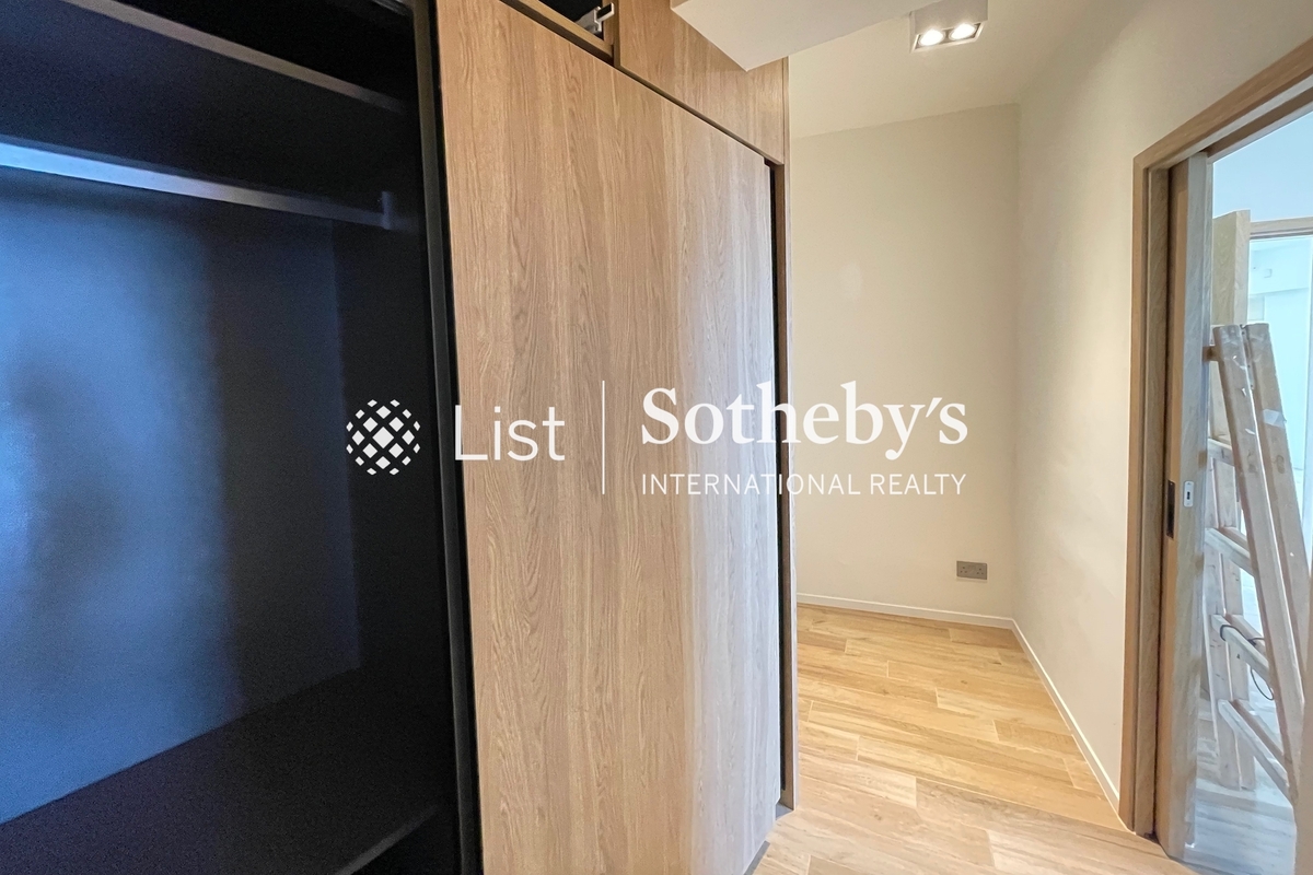 St. Joan Court 勝宗大廈 | Walk-in Closet in Master Bedroom 