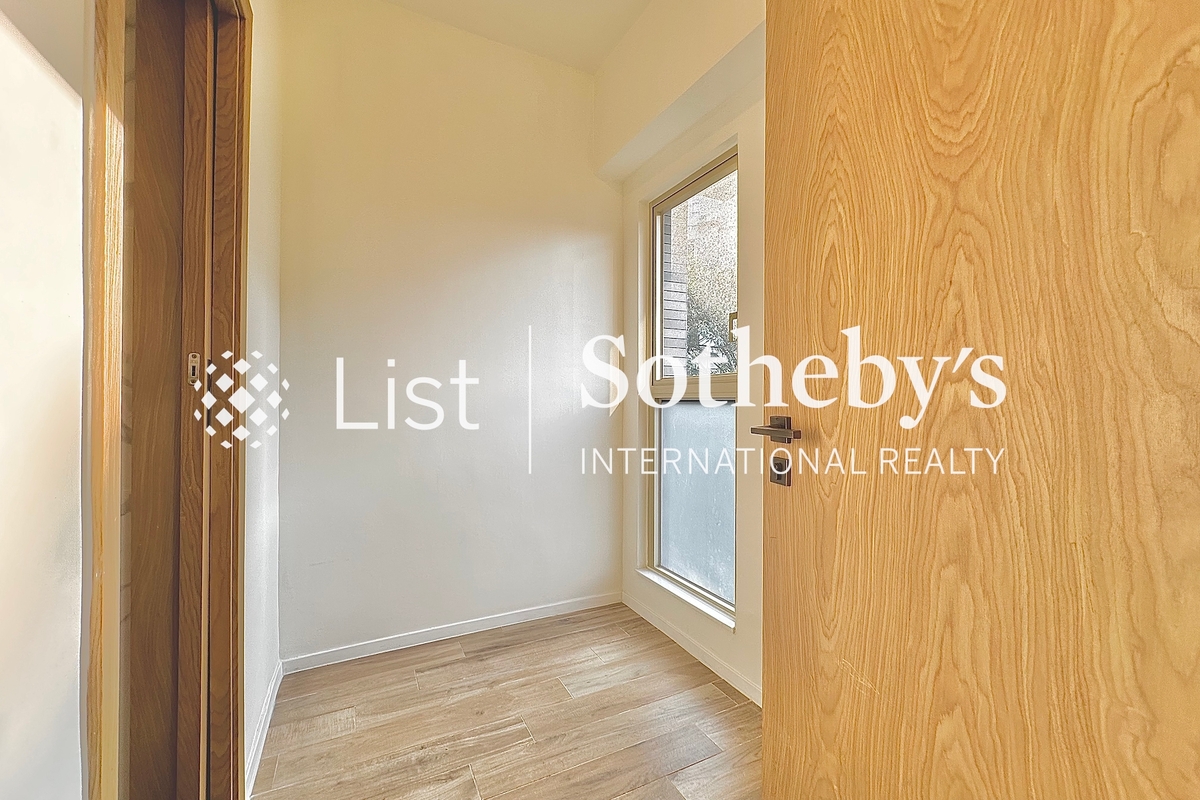 St. Joan Court 勝宗大廈 | Storage at Master Bedroom