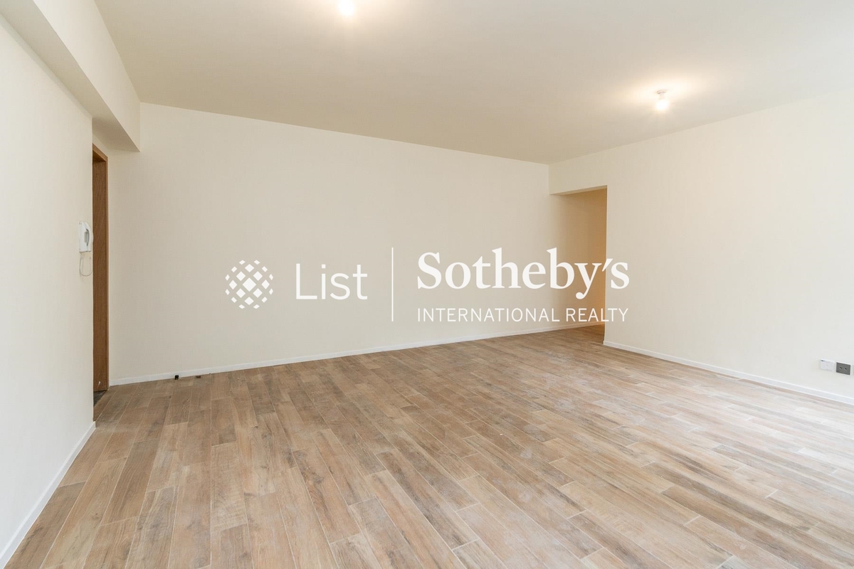 St. Joan Court 勝宗大廈 | Living and Dining Room