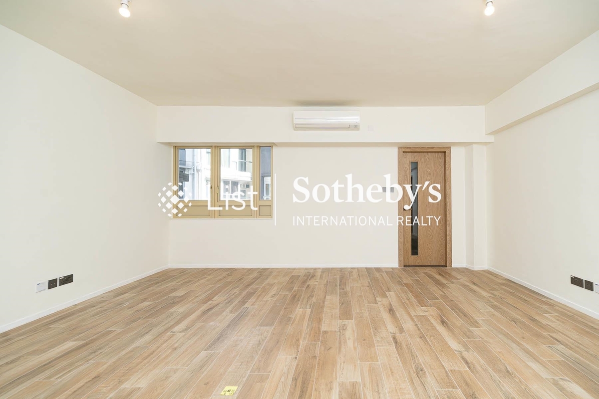 St. Joan Court 勝宗大廈 | Living and Dining Room