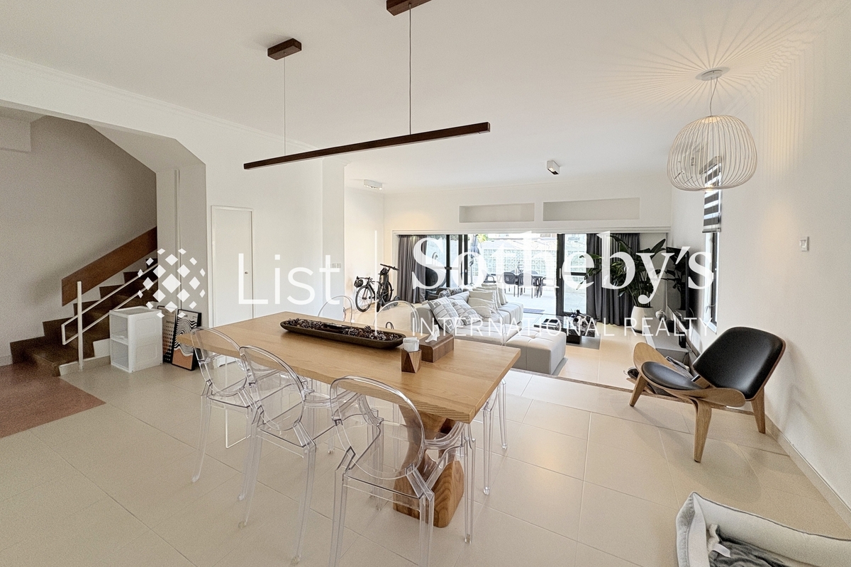 Pan Long Villa 碧浪別墅 | Living and Dining Room