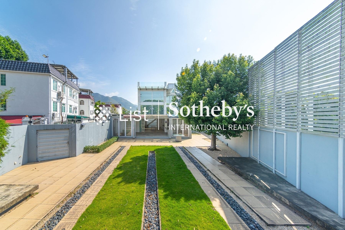 Fung Ying Villa 丰盈小筑 | Private Garden off Living and Dining Room