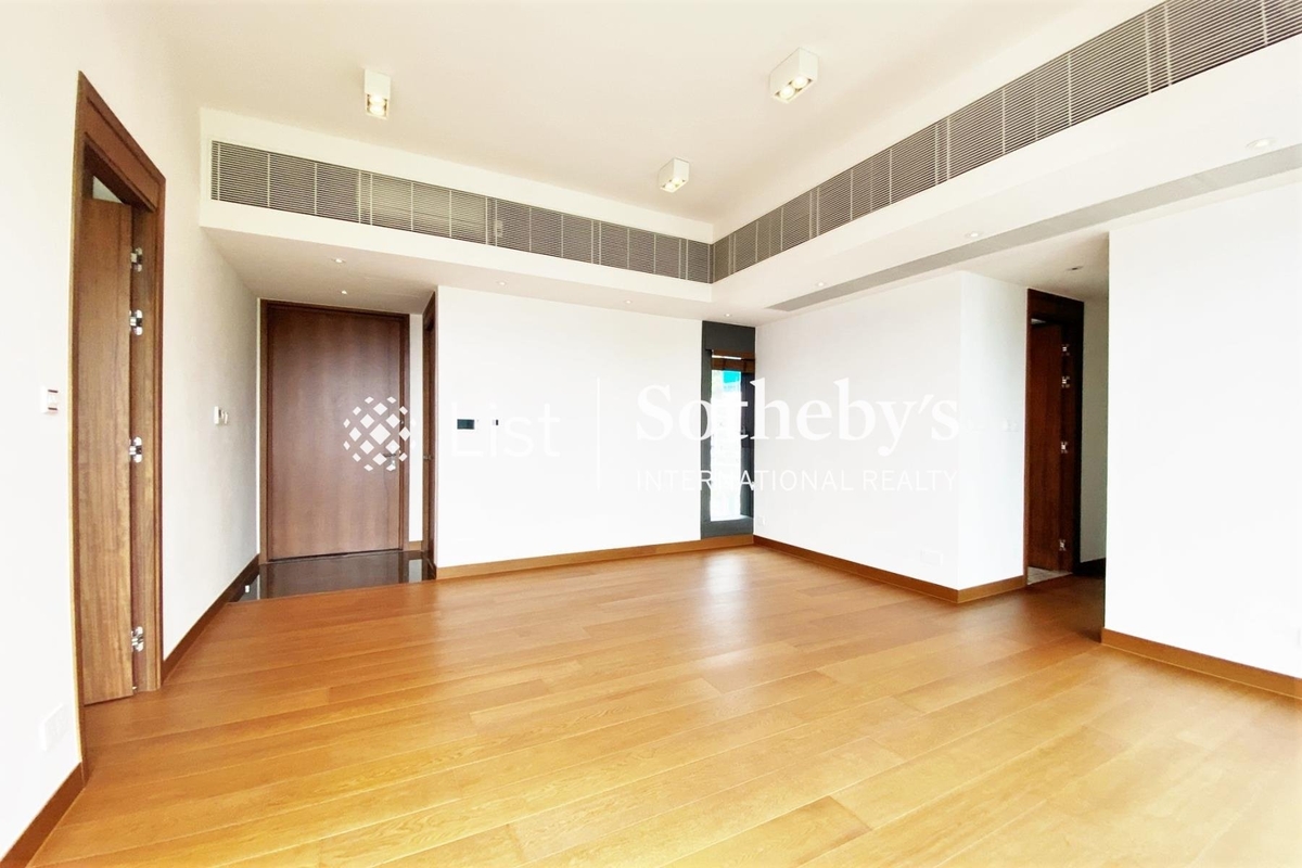 University Heights 大學閣 | Living and Dining Room